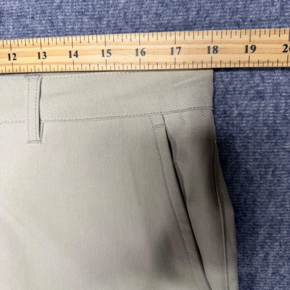 BKE Hybrid Standard Fit Shorts Mens 34W Khaki Tan Textured Quick Dry Casual Golf